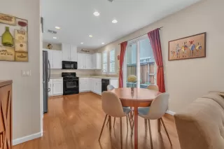 Photo #5: 225027265 Listing 