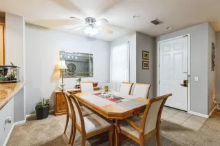 Photo #4: 225027428 Listing