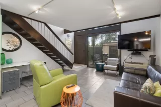 Photo #4: 225027759 Listing