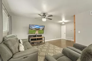 Photo #1: 225028243 Listing 