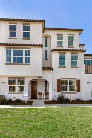 More Details about MLS # 225028663 : 4476 SAONE WALK