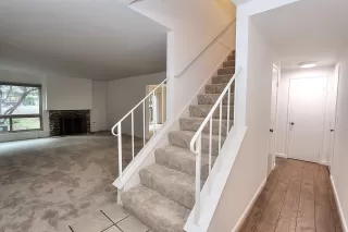 Photo #2: 225031458 Listing