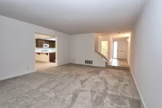 Photo #4: 225031458 Listing