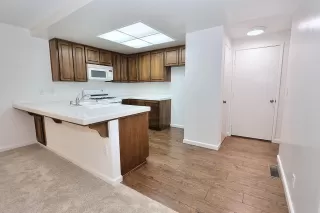 Photo #6: 225031458 Listing