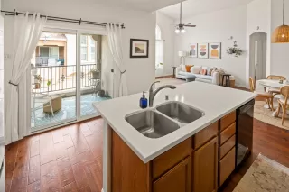 Photo #6: 225031612 Listing