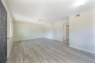 Photo #6: 225031805 Listing