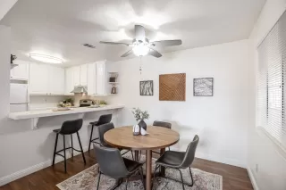 Photo #4: 225032893 Listing