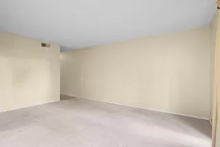 Photo #5: 225032913 Listing