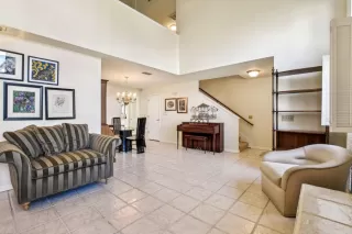 Photo #1: 225033851 Listing 