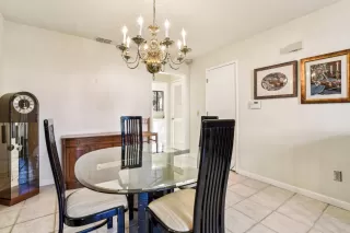 Photo #4: 225033851 Listing 