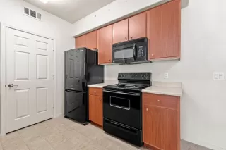 Photo #2: 225033937 Listing