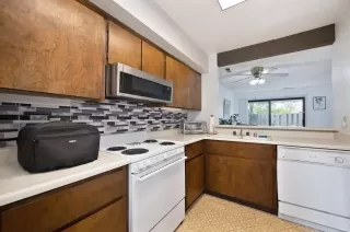 Photo #2: 225034116 Listing