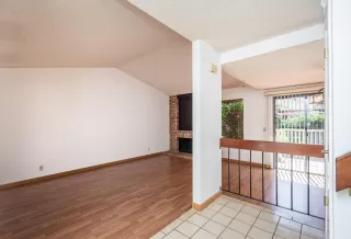 Photo #2: 225035433 Listing