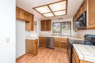 Photo #6: 225035433 Listing