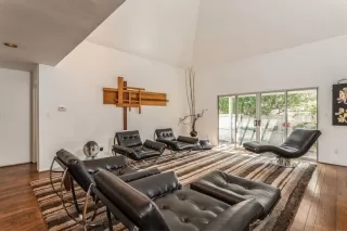 Photo #6: 225035514 Listing