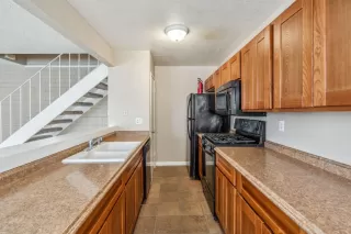 Photo #3: 225035665 Listing