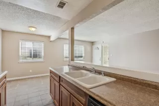 Photo #4: 225035665 Listing