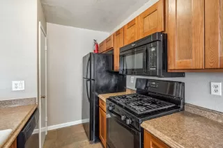 Photo #5: 225035665 Listing