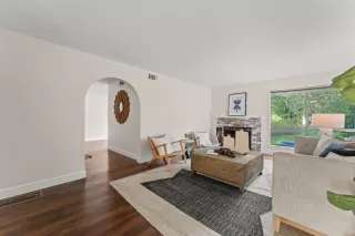 Photo #3: 225037088 Listing 