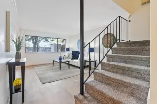 Photo #6: 225038808 Listing 