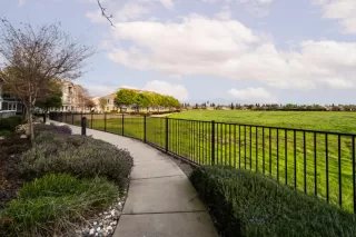 Photo #3: 225038972 Listing 