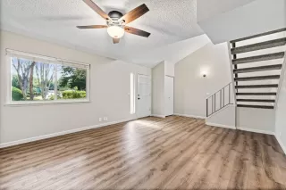 Photo #4: 225039677 Listing