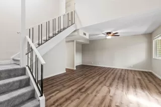 Photo #5: 225039677 Listing