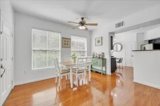 Photo #3: 225039996 Listing