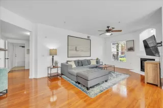 Photo #4: 225039996 Listing