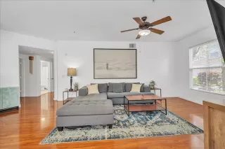 Photo #5: 225039996 Listing