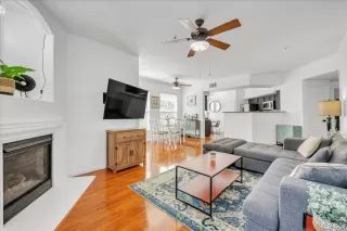 Photo #6: 225039996 Listing