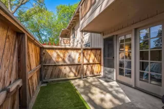 Photo #2: 225040529 Listing