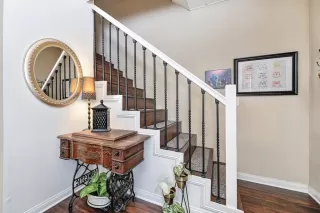 Photo #2: 225041385 Listing