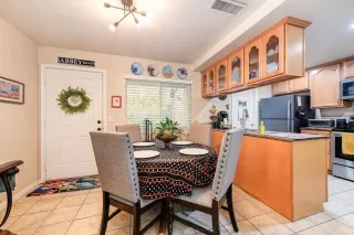 Photo #4: 225041385 Listing