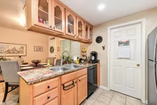 Photo #5: 225041385 Listing