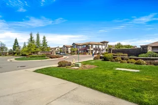 Photo #5: 225041473 Listing 