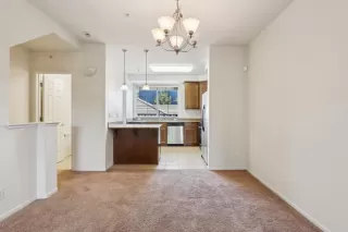 Photo #3: 225042951 Listing 