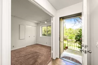 Photo #5: 225043503 Listing