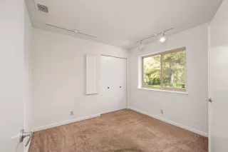 Photo #6: 225043503 Listing