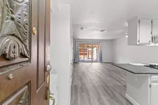 Photo #2: 225044303 Listing