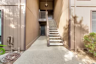 Photo #2: 225044697 Listing