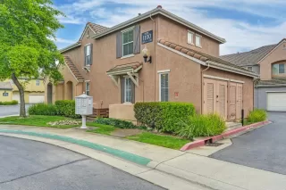 Photo #2: 225045944 Listing