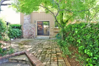 Photo #1: 225046639 Listing 