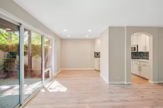 Photo #6: 225047004 Listing