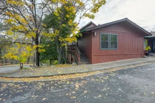 Photo #2: 225047212 Listing