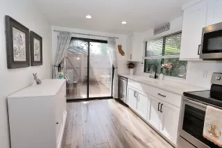 Photo #2: 225047808 Listing