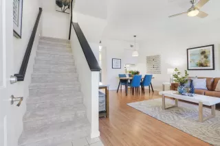 Photo #4: 225048652 Listing