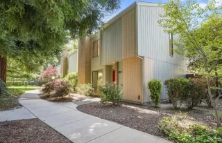 Photo #1: 225049015 Listing