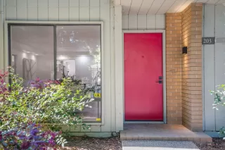 Photo #3: 225049015 Listing