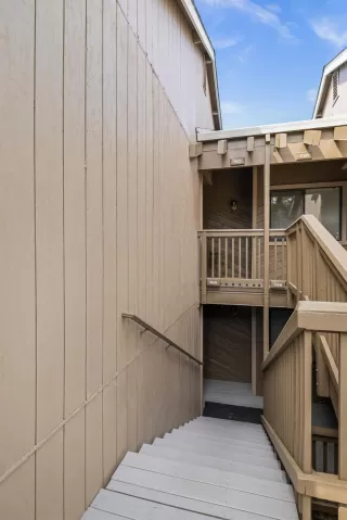 Photo #5: 225049081 Listing